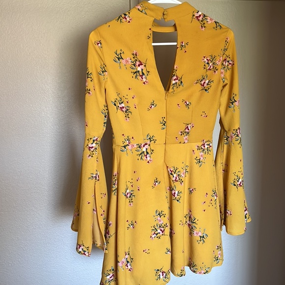 Socialite dress - Picture 6 of 9